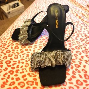 Cute heels *Never worn*
